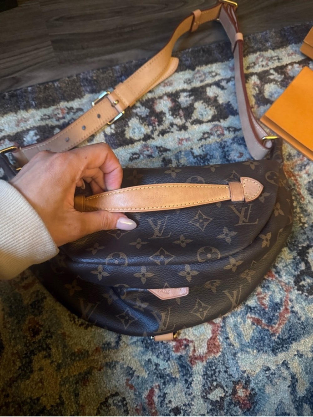 Louis Vuitton Bumbag - Picture 8 of 13